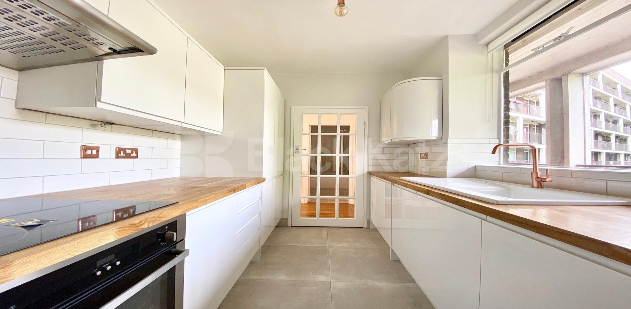 			VIDEO VIEWING AVAILABLE!, 2 Bedroom, 1 bath, 1 reception Apartment			 Cruikshank Street, ANGEL-KINGS CROSS